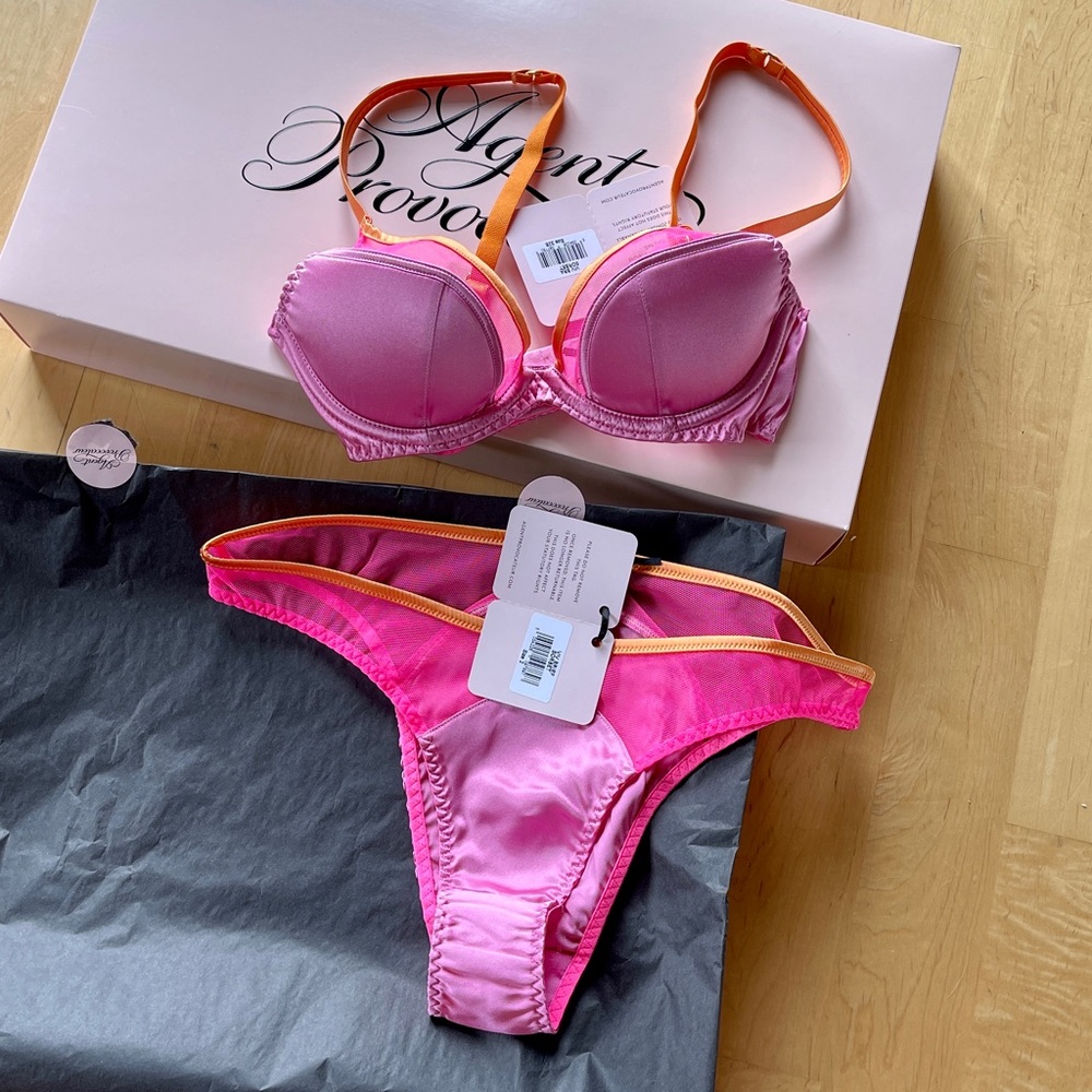 NWT Agent Provocateur Set Viv Pink 32B/AP2